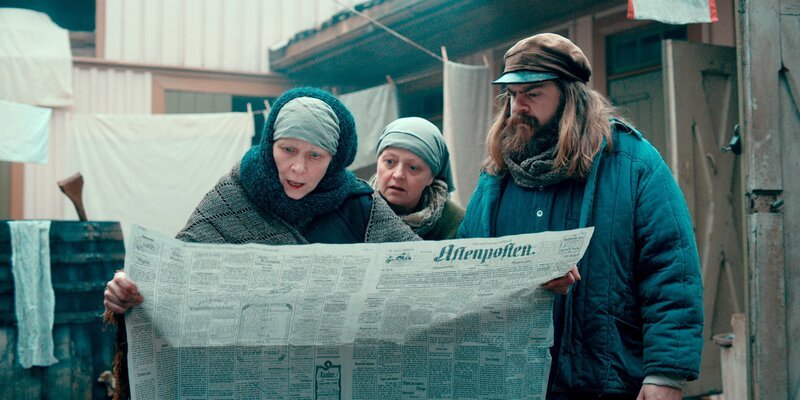 Elisabet (Anne Krigsvoll), Victoria (Marianne Meløy) und Hugo (John Emil Jørgensrud) – Bild: WDR/​Odd Reinhardt Nicolaysen/​Magnus Flåto/​Monster