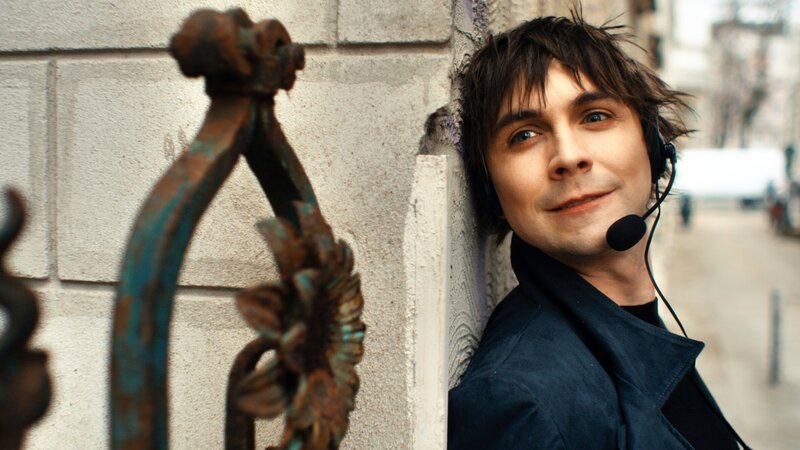 Ruprecht Tumb (Björn Harras) will mit allen Mitteln neuer Weihnachtsmann werden. – Bild: KiKA/​WunderWerk