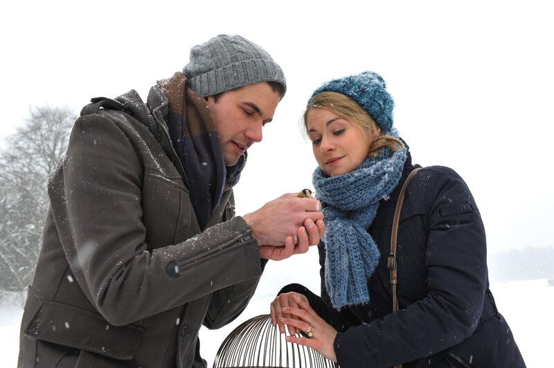 Konstantin (Moritz Tittel, l.); Marlene (Lucy Scherer, r.) – Bild: ProSiebenSat.1 Media SE