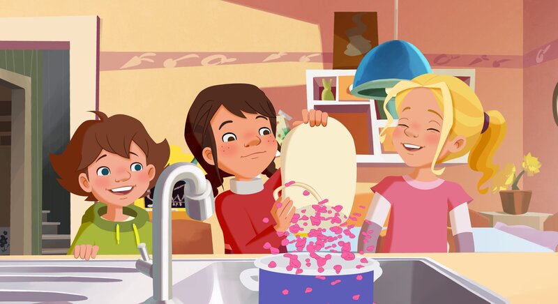 Fritzi, Tara und Tieneke kochen Parfüm aus Rosenblüten. – Bild: ZDF und WunderWerk GmbH