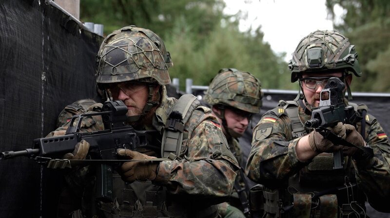 Heimatschützer sollen gefährdete Infrastruktur sichern. – Bild: NDR