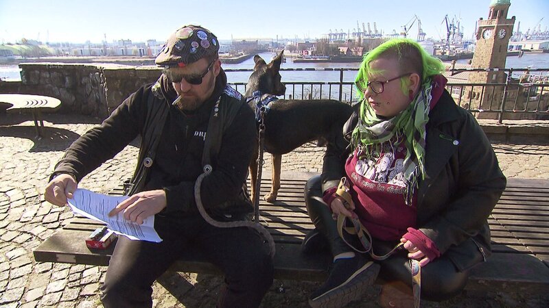 Paddy (42) und Lausi (34) wollen zurück nach Bremerhaven – Bild: RTLZWEI /​ Madame Zheng Production