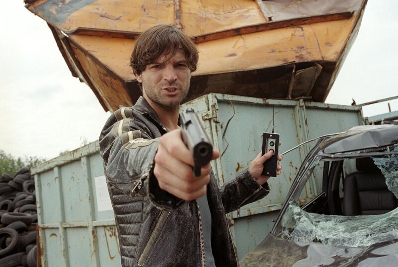 Der berüchtigte Drogendealer Enzo Labas (Misel Maticevic) geht über Leichen! – Bild: SAT.1 /​ Christian A. Rieger Eigenproduktionsbild frei