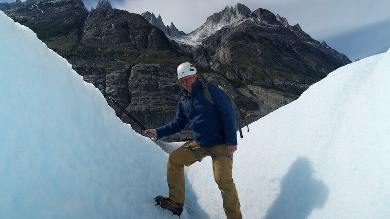 Der Grey-Gletscher legt täglich bis zu zwei Meter zurück. Er ist Teil des patagonischen Eisfelds. – Bild: ZDF und Ole Gurr