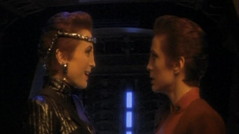 Intendant Kira (Nana Visitor) und Major Kira (Nana Visitor) – Bild: Tele 5