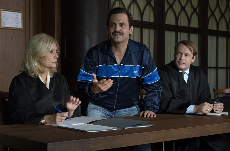 (v.l.n.r.) Isabel von Brede (Sabine Postel); Harry Schneider (Aleksandar Tesla); Lars Meckel (Matthias Ziesing) – Bild: ProSiebenSat.1 Media SE