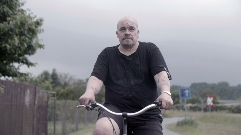 Thomas „Eichi“ Eichstätt trainiert die Mannschaft FC Pio. – Bild: ZDF und Christian Trieloff