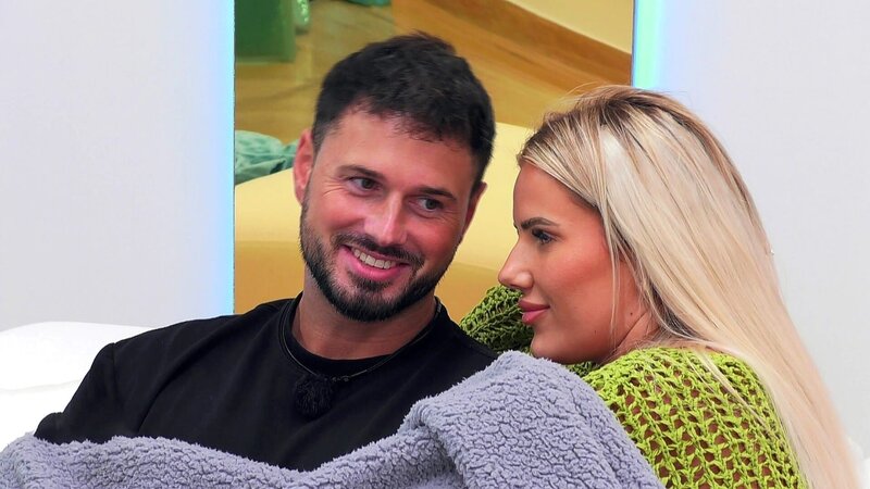 Wie ernst ist es zwischen Laura und Maurice?; Wie ernst ist es zwischen Laura und Maurice? – Bild: RTLZWEI