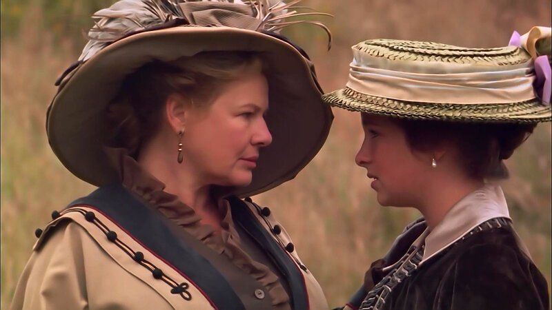 Lillian Hepworth (Dianne Wiest), Izzy Pettibone (Heather Brown) (v.l.) – Bild: Bibel TV