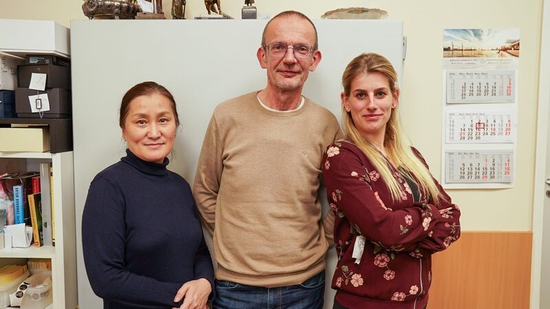 Jan, Anja and Franzi posieren – Bild: Warner Bros. Discovery, Inc. or its subsidiaries and affiliates /​ Philipp Kuepper