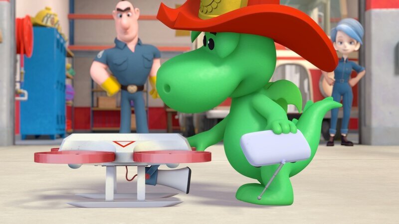 Grisu soll mit einer ferngesteuerten Drohne einen gefräßigen Vogel vertreiben. – Bild: MONDO TV Group, Pagot, Calidra, T2T, ZDFS