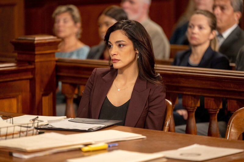 Pictured: Odelya Halevi as ADA Samantha Maroun – Bild: NBC /​ Universal Television LLC