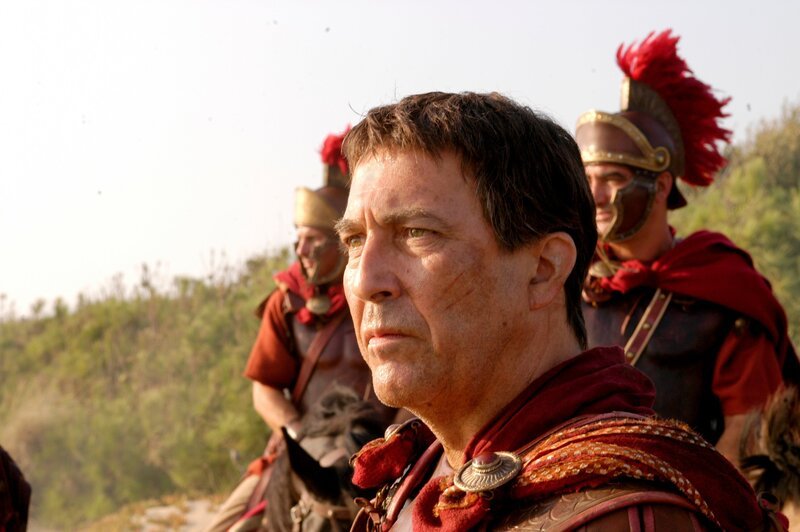 Cäsar (Ciarán Hinds) kommt zu spät: Pompeius Magnus hat sein Lager bereits abgebrochen. – Bild: Sky Atlantic