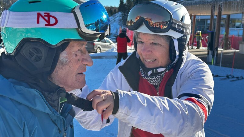 Gottfried Bistumer vor der Abfahrt mit seiner Tochter – Bild: Servus TV /​ Flowmotion /​ Pietro Fiorito /​ Florian Guthknecht