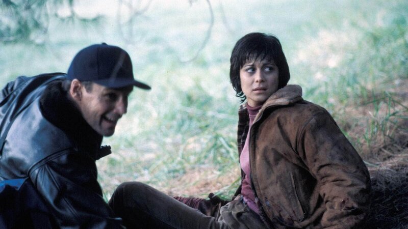 Harmon Rabb, Jr. (David James Elliott), Sarah MacKenzie (Catherine Bell) – Bild: RTL /​ 2018 CBS Studios Inc.