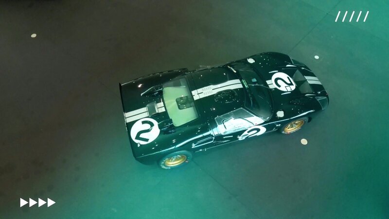 Ein Ford GT40 in historischer Rennlackierung. Der Sportwagen gilt als Ikone des Langstreckenrennsports der 1960er-Jahre. – Bild: WeltN24 GmbH