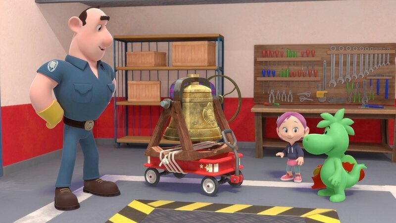 Um mit einer Glocke vor Feuer zu warnen – dafür sind Grisu und Stella jederzeit einsatzbereit! – Bild: ZDF und MONDO TV Group, Pagot, Calidra, T2T, ZDFS