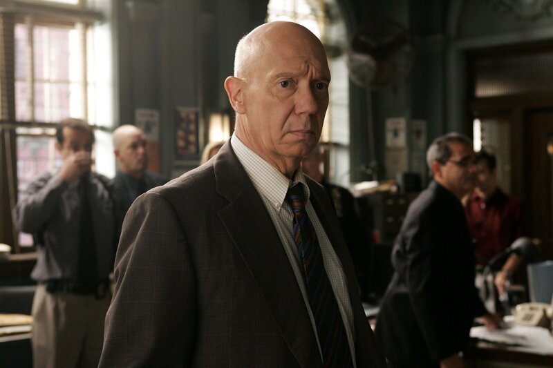 Captain Donald Cragen (Dann Florek) – Bild: Will Hart