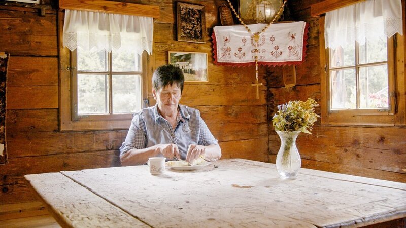 Lila Haberl auf der Scheiklalm. – Bild: ORF/Udo Maurer Lila Haberl auf der Scheiklalm. – Bild: ORF/Udo Maurer