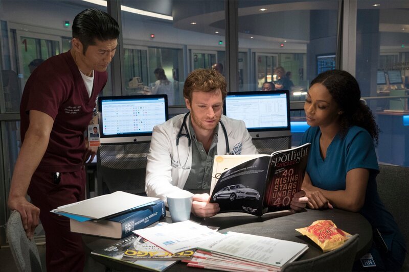 Brian Tee als Ethan Choi, Nick Gehlfuss als Will Halstead, Yaya DaCosta als April Sexton. – Bild: NBCUniversal Media, LLC