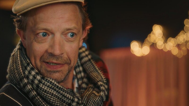 Bei ihrem Wellness-Ausflug bekommt es Annie mit dem ziemlich übergriffigen Robby (Ben Segers) zu tun. – Bild: ZDF und Patrick Tilkens