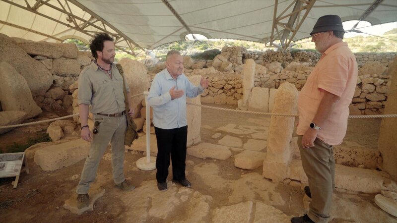 Giorgio Tsoukalos (l.) – Bild: boxftp /​ HISTORY /​ A+E Networks