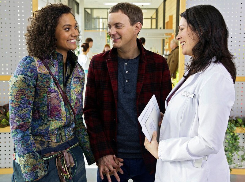 Fabian Althaus will in der Sachsenklinik noch einmal das Gespräch mit seinem Vater suchen. – Bild: MDR/​Saxonia/​Wernicke