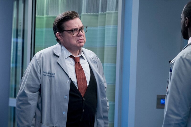 -- „Heart Matters“ Episode 210 -- Pictured: Oliver Platt as Daniel Charles -– – Bild: NBCUniversal Media, LLC