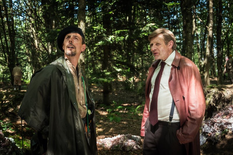 Maloney
Der letzte Tag
Staffel 1 /​ Folge 5
Maloney trifft den charismatischen Endzeit-Guru.
Roland Bonjour als Schneggenberger, Marcus Signer als Philip Maloney
C-Films AG
Tobias Dengler
Pascal Glatz
SRF/​Pascal Mora – Bild: SF2