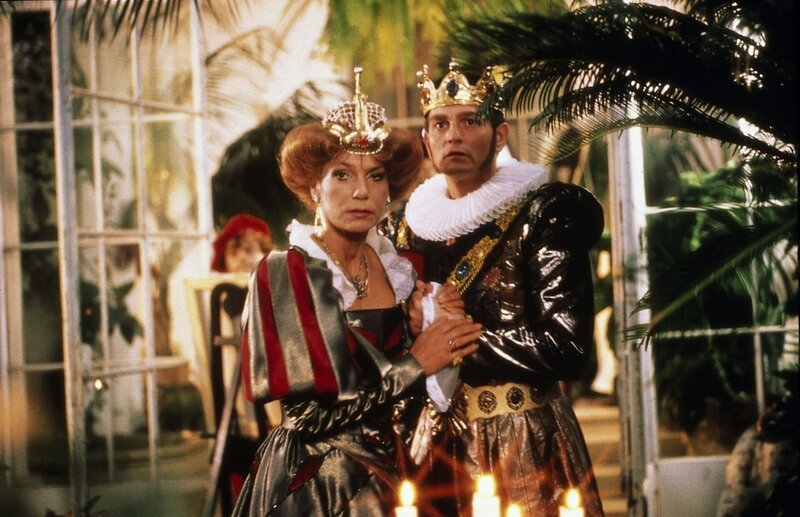 Die Königin (Judy Winter) und der König (Jozef Adamovic). – Bild: ZDF und Taurus