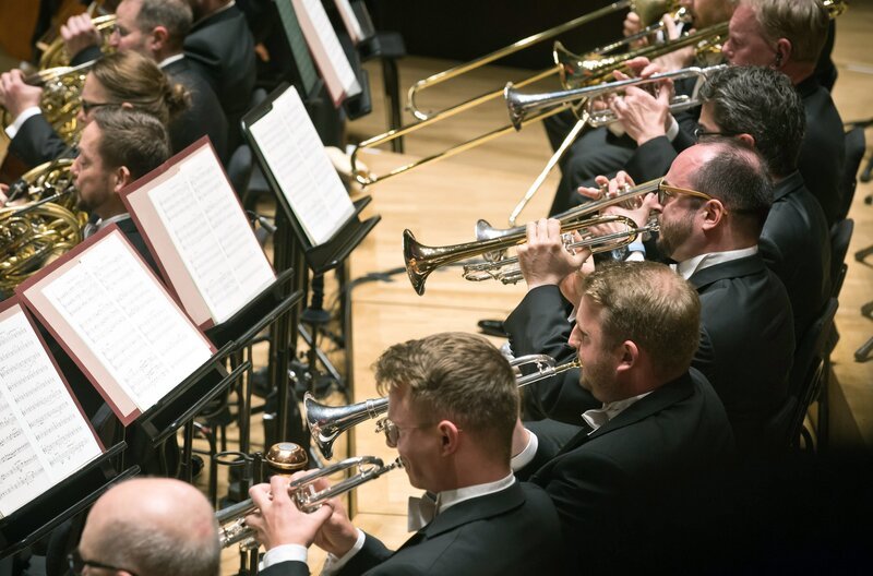Das Gewandhausorchester und das Boston Symphony Orchestra bildeten mit ihrer Aufführung der Leningrader Symphonie einen Höhepunkt des Schostakowitsch Festivals Leipzig 2025. – Bild: Gert Mothes