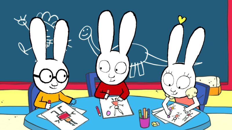 Im Klassenzimmer malen Ferdinand (l.), Simon (M.) und Lou (r.) Bilder. Simon zeichnet dabei Lou mit ihren Ohrringen. Plötzlich fällt Lou auf, dass sie ihren zweiten Ohrring nicht mehr hat. – Bild: GO-N Productions 2018