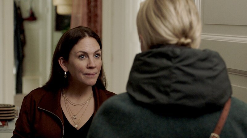 Julia (Julia Marko Nord, li.) und Clara (Josephine Bornebusch) treffen aufeinander. – Bild: Viaplay/​Ragna Jorming