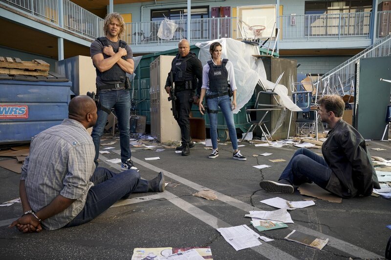(v.l.n.r.) Marty Deeks (Eric Christian Olsen); Sam Hanna (LL Cool J); Kensi Blye (Daniela Ruah) – Bild: CBS Broadcasting, Inc. /​ Michael Yarish