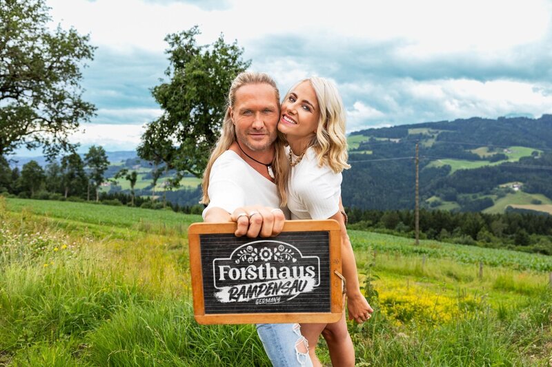 Nico Schwanz (l.); Viktoria „Dodi“ Schuler (r.) – Bild: Joyn /​ Nadine Rupp