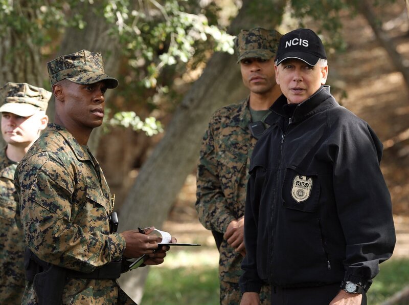 Gibbs (Mark Harmon, r.) und sein Team müssen einen neuen Fall aufdecken&nbsp;… – Bild: CBS Broadcasting, Inc.