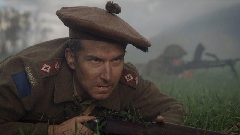 British Columbia, Canada – REENACTMENT – Captain Frank Clarke frustrated after his men have been shot down by enemy fire. – Bild: Holdout Productions II Inc.