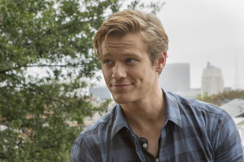 Lucas Till (Angus MacGyver). – Bild: Kim Simms/​CBS