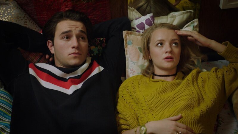 Liam (Cameron Gellman) und unbekannte Darstellerin – Bild: TVNOW/​(c) 2021 Gaumont. All Rights Reserved.txt