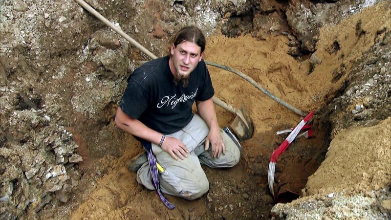 Roland (26) bei der Arbeit – Bild: RTL II