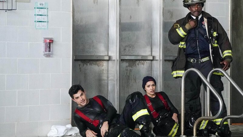 Zach Torbett (Daniel Di Tomasso, l.), Stella Kidd (Miranda Rae Mayo), Wallace Boden (Eamonn Walker) – Bild: TVNOW /​ NBC Universal