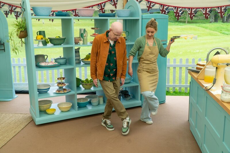 Matt Lucas (l.); Rebs (r.) – Bild: Love Productions MMXXII