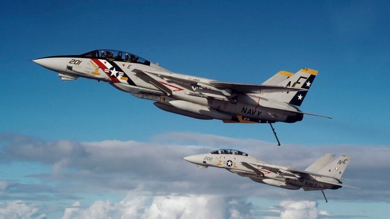 October 1987 – Two F-14A Tomcats from U.S. Navy Fighter Squadron 2 (VF-2) during operations in the Indian Ocean. – Bild: Dave Baranek/​Stocktrek Images