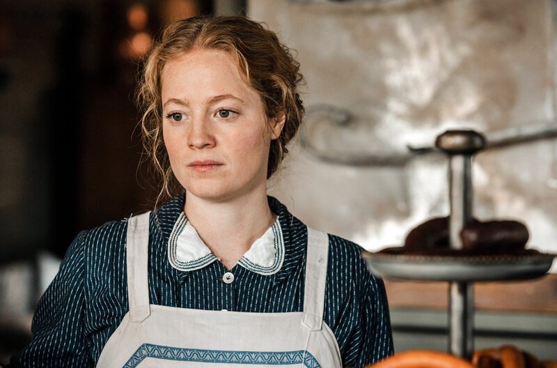 Leonie Benesch (Eva). – Bild: ARD Degeto/​SWR/​Moovie/​/​Constantin Film/​Walter Wehner