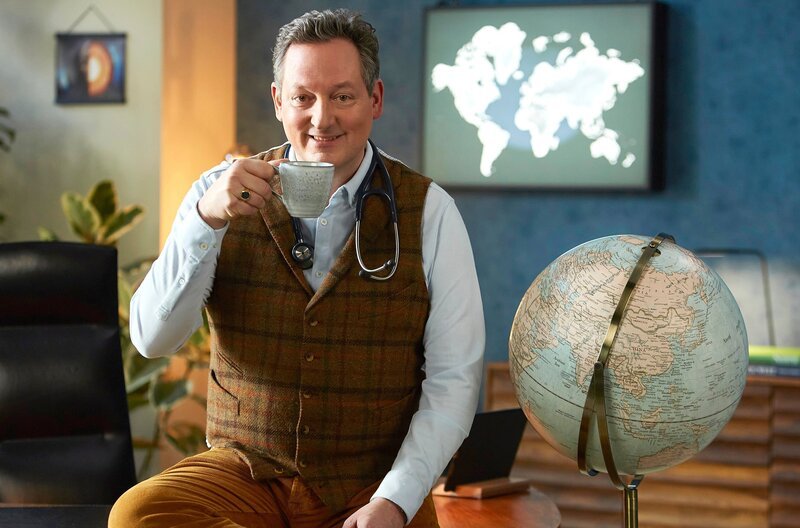 Für eine Tasse Kaffee werden 132 Liter Wasser benötigt: für Anbau, Ernte und Verarbeitung. Dieses virtuelle Wasser steckt in allen Produkten, die wir täglich konsumieren. Was wir tun können, um die wertvolle Ressource Wasser zu schützen, verrät Eckart von Hirschhausen in „Wissen vor acht – Erde“.  – Bild: ARD/​Kai Schulz