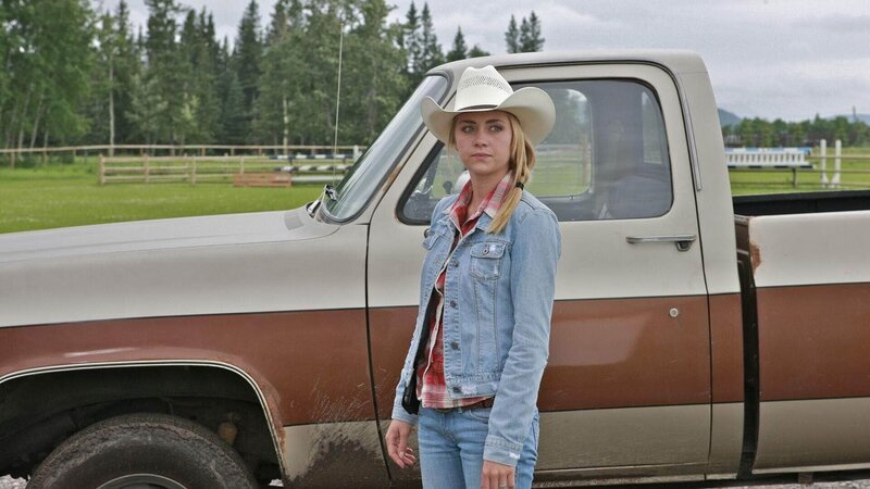 Amy (Amber Marshall) hat ein ungutes Gefühl, als Ty sich mit Scott um Kits trächtige Stute kümmert. – Bild: MG RTL D