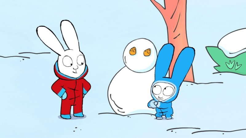 Beim Schneemannbauen kommt Simon (l.) und Franz (r.) die Idee, eine Schneeballschlacht zu veranstalten. – Bild: ZDF und GO-N Productions