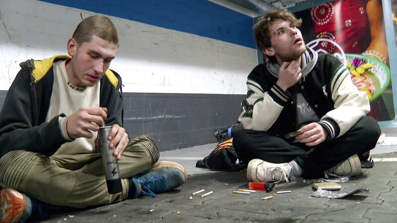 Julian (22) und Fatih (23) – Bild: RTLZWEI Julian (22) und Fatih (23) – Bild: RTLZWEI