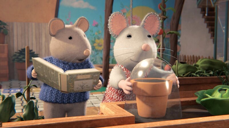 Sam (links) und Julia (rechts) wollen eine Drachenfrucht heranziehen. Julias Mutter hat ihnen einen Samen gegeben, den sie eingepflanzt haben. Nun heißt es, etwas Geduld zu haben. – Bild: ZDF/​Cielo Films/​Caribara Production/​SuperswissRed/​M.A.R.K.13/​ZDF Studios GmbH