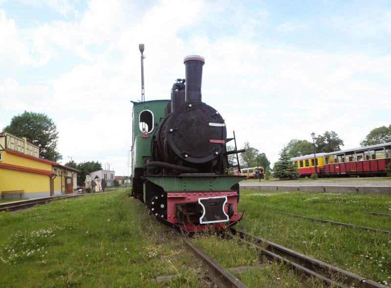 Diese kleine Dampflok verkörpert die Kleinbahn namens „Popp“ in Siegfried Lenz’ Kurzgeschichtensammlung „So zärtlich war Suleyken“. – Bild: SWR/​Grit Merten